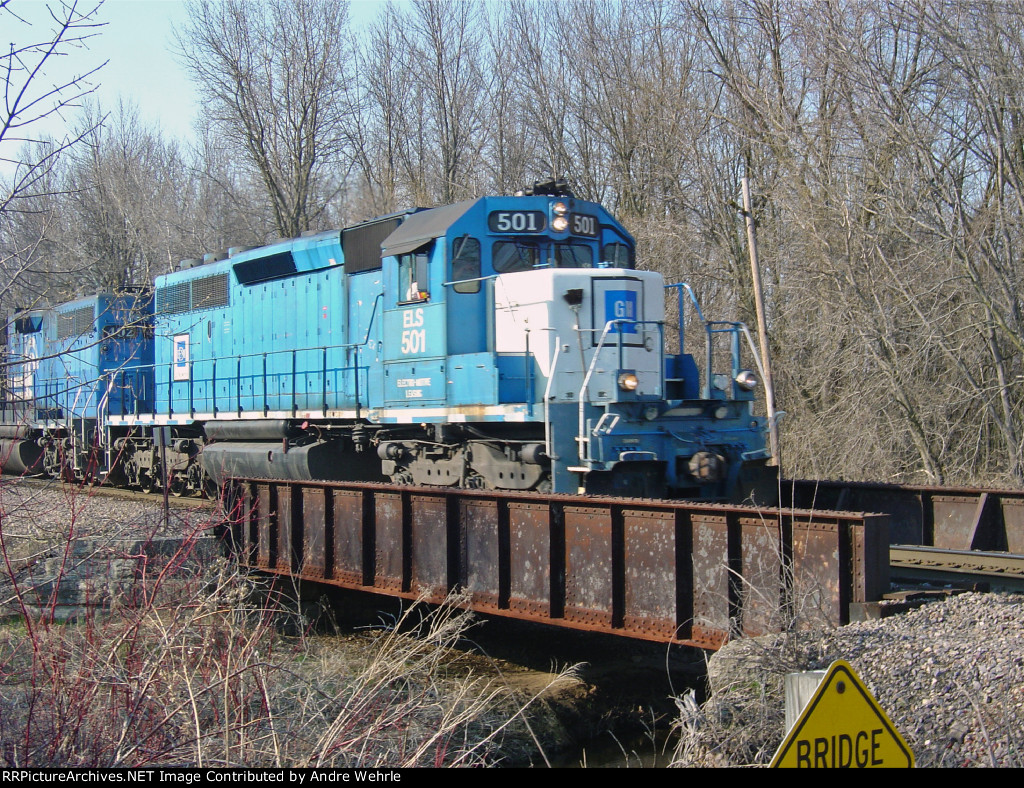 ELS 501 approaching Lakeview Drive